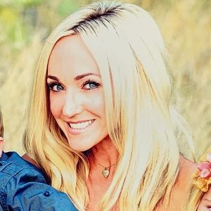 Meet your Posher, Noelle